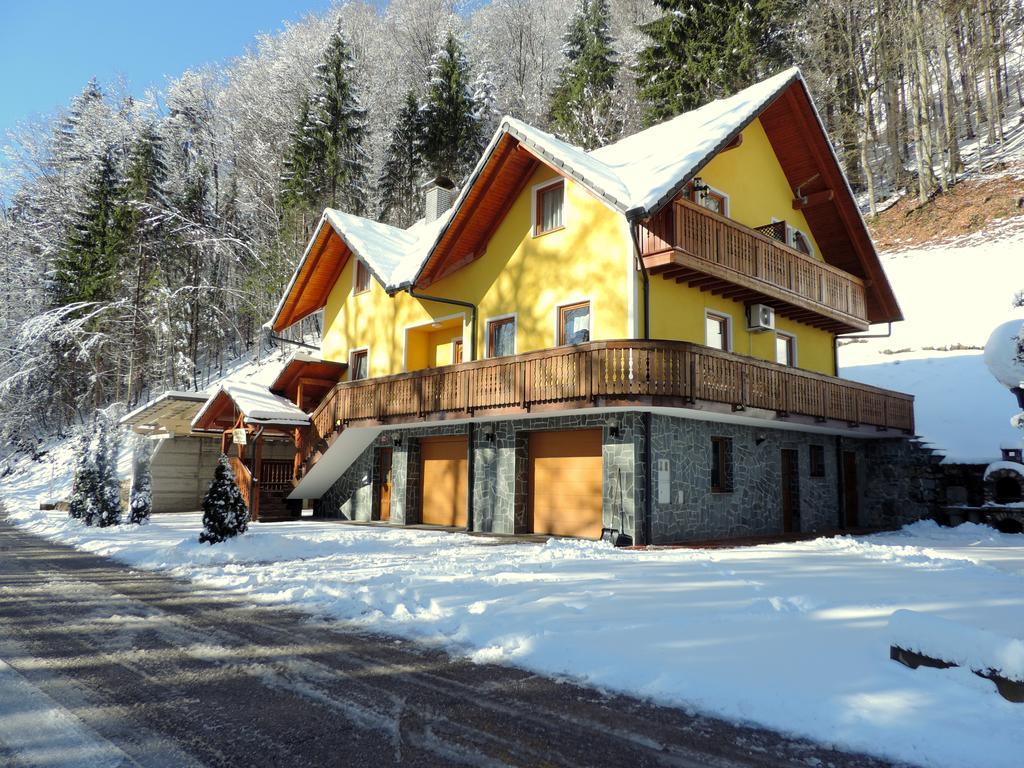 Apartments Gatej Cerkno Exterior foto